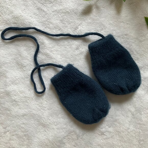 Baby Mittens Bundle 0-9M | Navy Knit String Mitts + Blue Fleece Bonus Pair - Picture 2 of 10